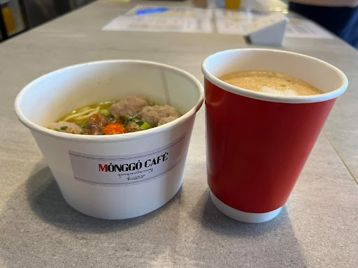 Monggo Cafe
