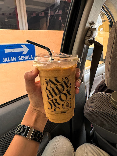 Hide Or Out Cafe & Space - H2O