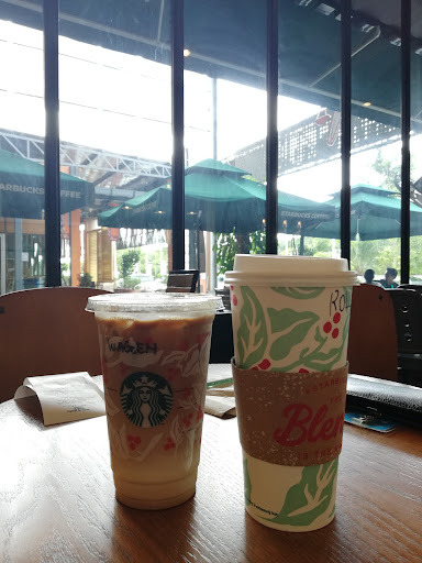 Starbucks Tin Village, Kampar