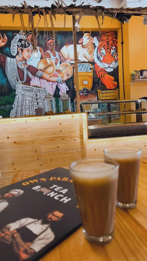 Own Paradise Cafe Tea Bench