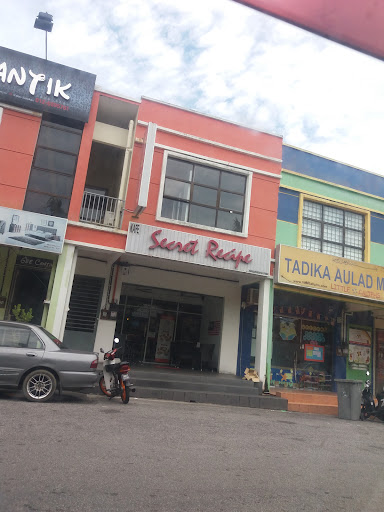 Secret Recipe Masjid Tanah