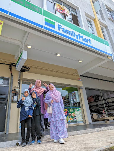 FamilyMart Kuala Sg Baru