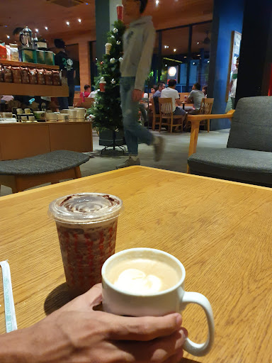 Starbucks Seremban 2 DT