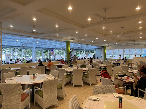Garden Cafe at Golden Sands Resort - Penang
