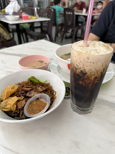 Leong Kopitiam 梁氏咖啡店 Leong Kopitiam 梁氏咖啡店