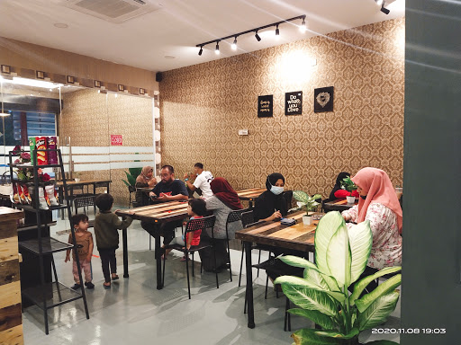 Hot Mommy Cafe Hot Mommy Cafe