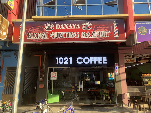 Danaya Kedai Gunting Rambut X 1021 COFFEE