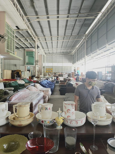 SECOND HAND SHOP & BUNDLE