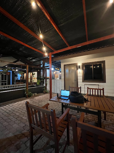 The Meet Cafe & poolstay