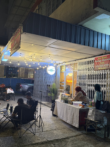 Menuju Senja Coffee Shop