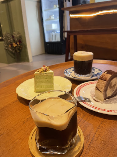 Empty Room 甜食の胃 Empty Room 甜食の胃