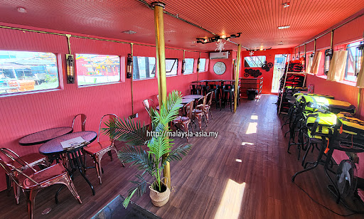 Sky Mirror World ๏ผ Boat Cafe Sky Mirror World ๏ผ Boat Cafe