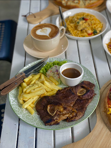 Izz's Garden Cafe